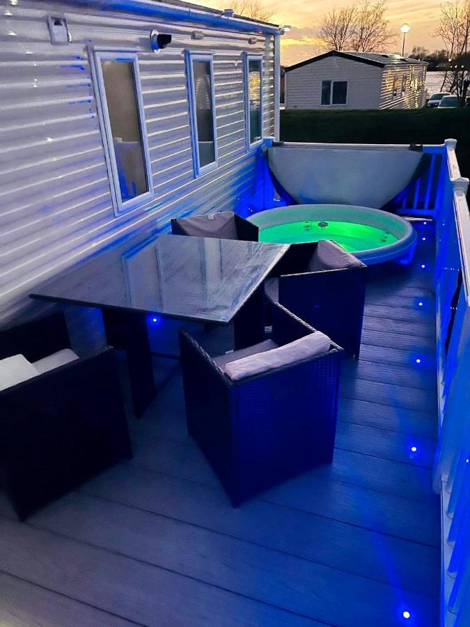 The Sunflower Luxury Caravan At Tattersall Lakes Ξενοδοχείο Tattershall Εξωτερικό φωτογραφία