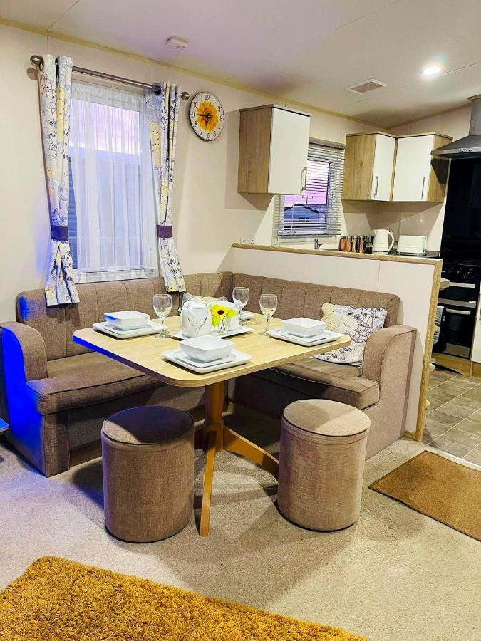 The Sunflower Luxury Caravan At Tattersall Lakes Ξενοδοχείο Tattershall Εξωτερικό φωτογραφία